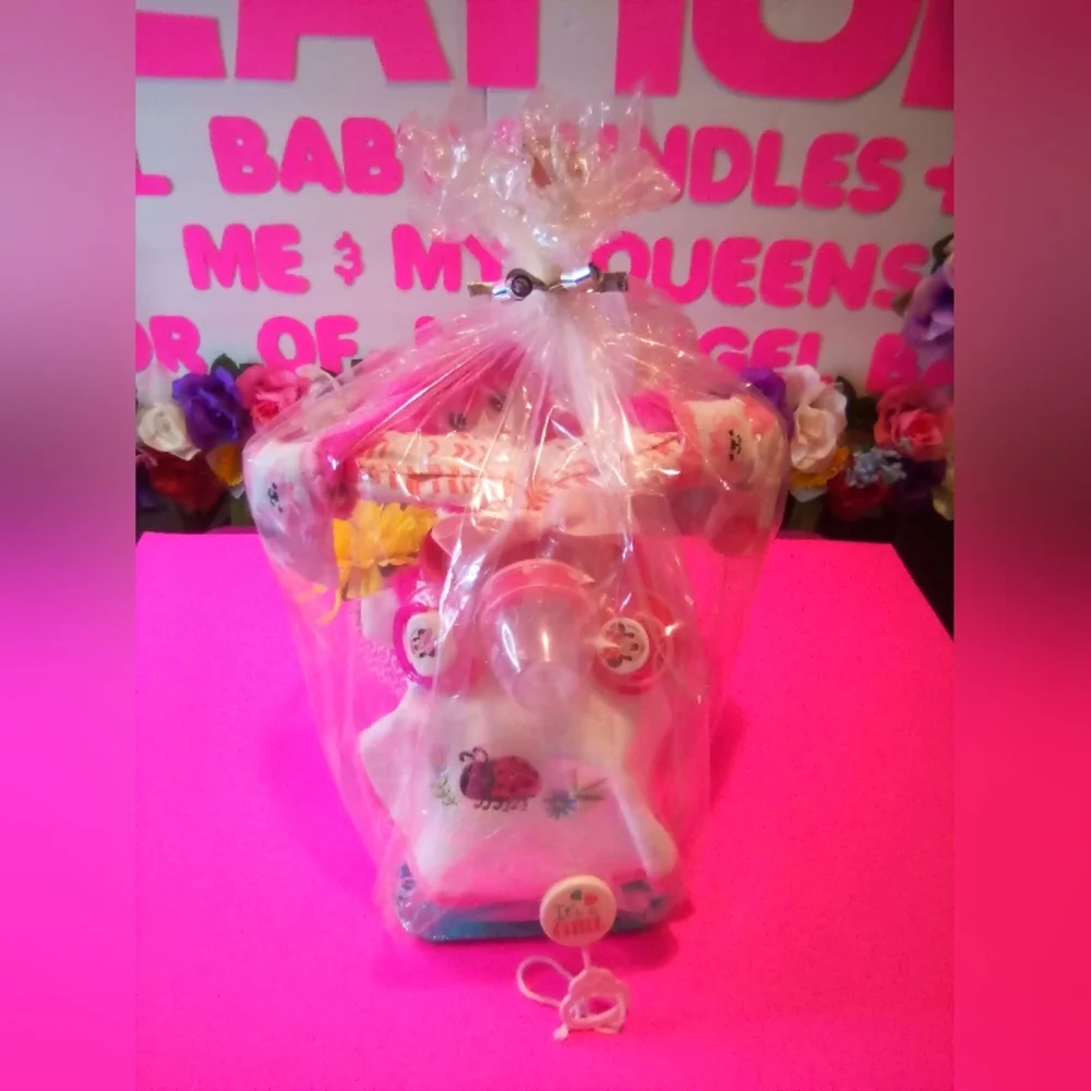 #151๐๐ผ๐จ ALREADY GONE ๐จMOTORCYCLE DIAPER CAKE ("FOR A BABY GIRL") - Picture 7 of 10